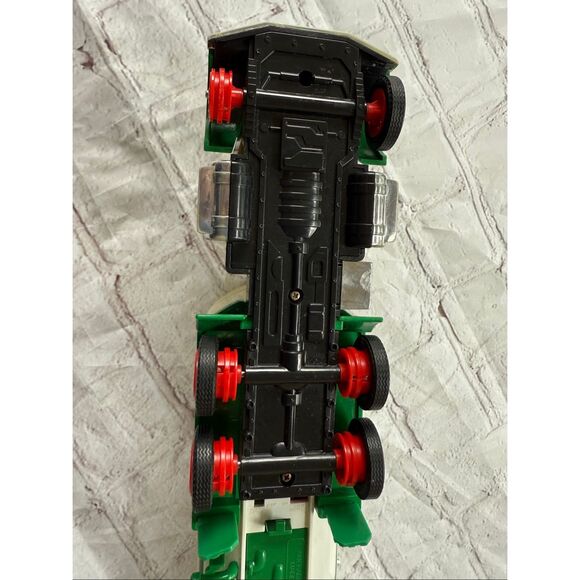 Vintage Hess Corporation Gasoline Toy Tanker Truck Green Beige Vintage 1990 - Picture 14 of 16